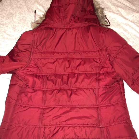 Red coat - Picture 4 of 5